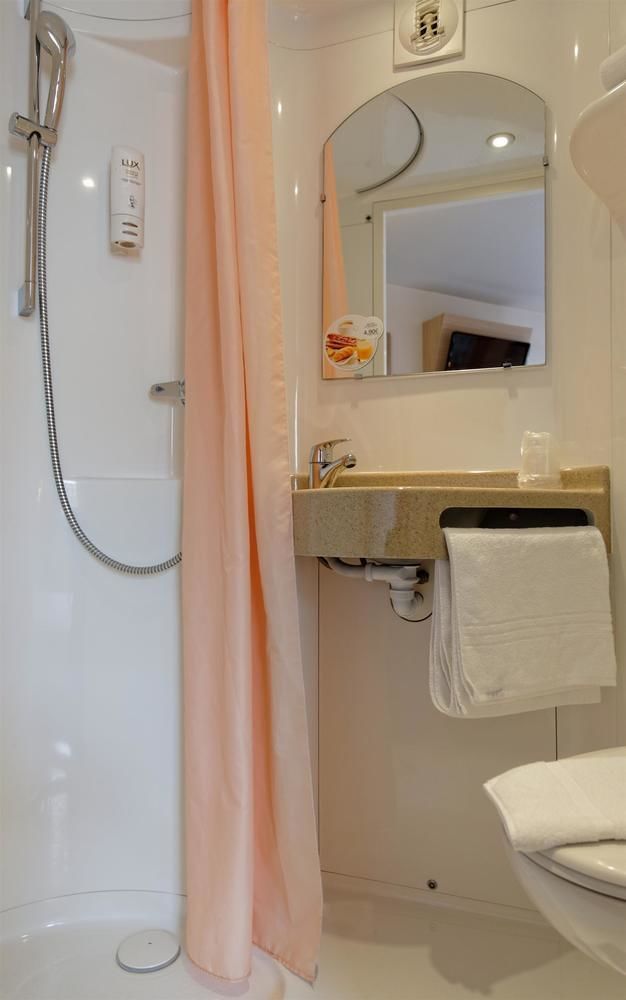 Hotel Premiere Classe Lyon Sud - - Pierre Benite 2*